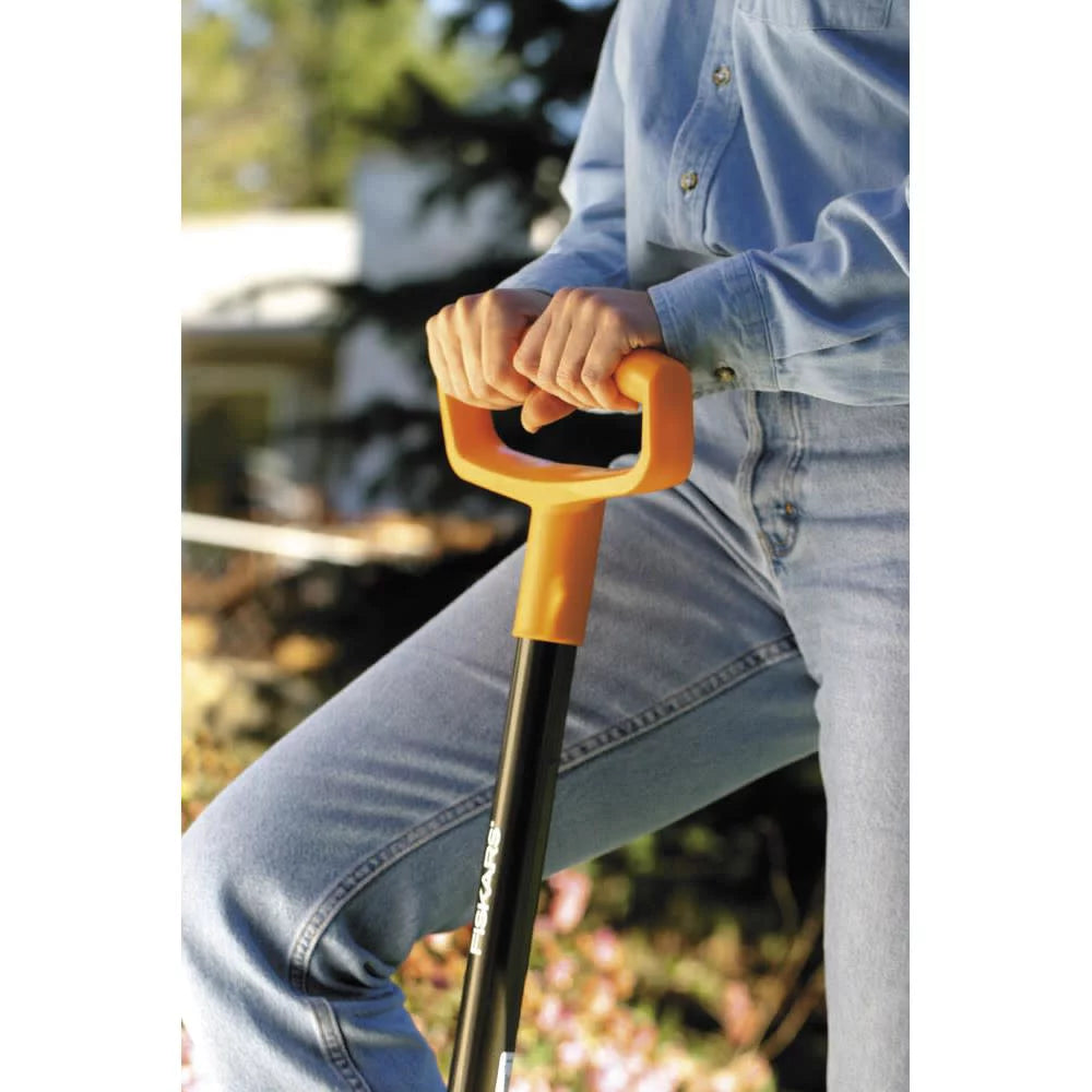 Fiskars D-Handle Digging Shovel, Steel Head Garden Tool I95983