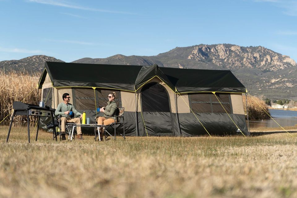 12 person cabin tent with 2 closets k7p