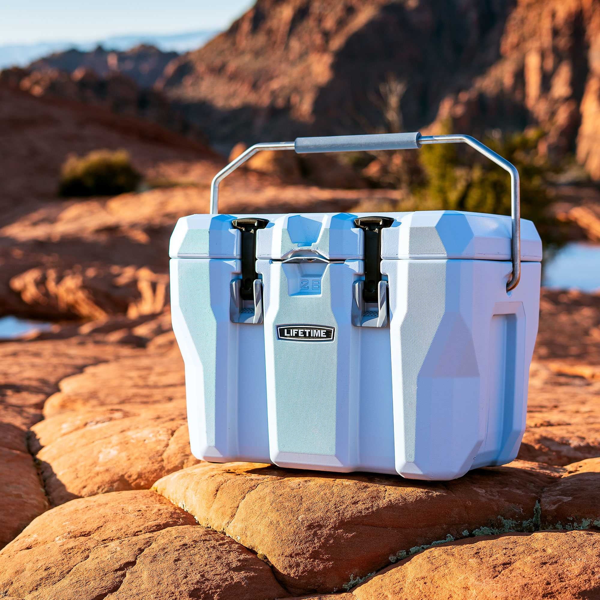 Cooler 28 Quart Sky Blue a7