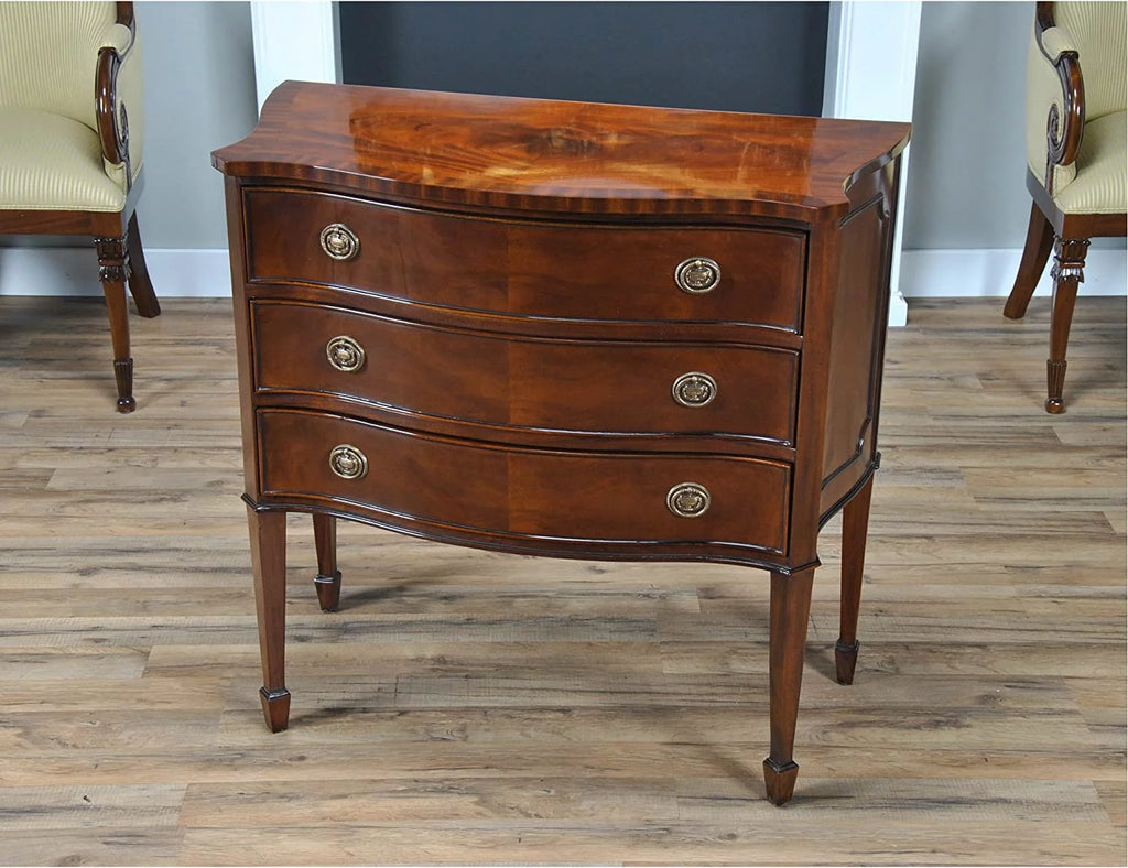 Mahogany Hepplewhite Chest D560441