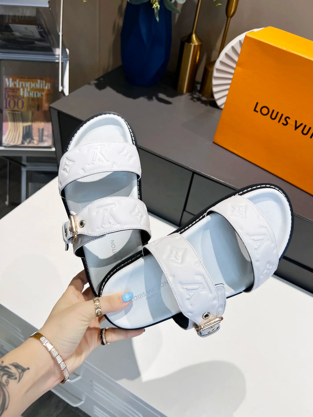 Women's Flat Mule White a7