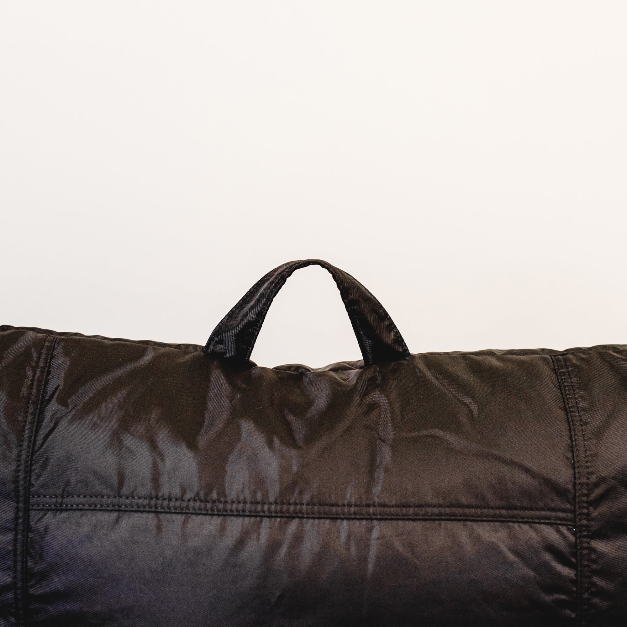 Big Joe Dorm Bean Bag Chair with Drink Holder, Black Smartmax, 3 ft Q230080