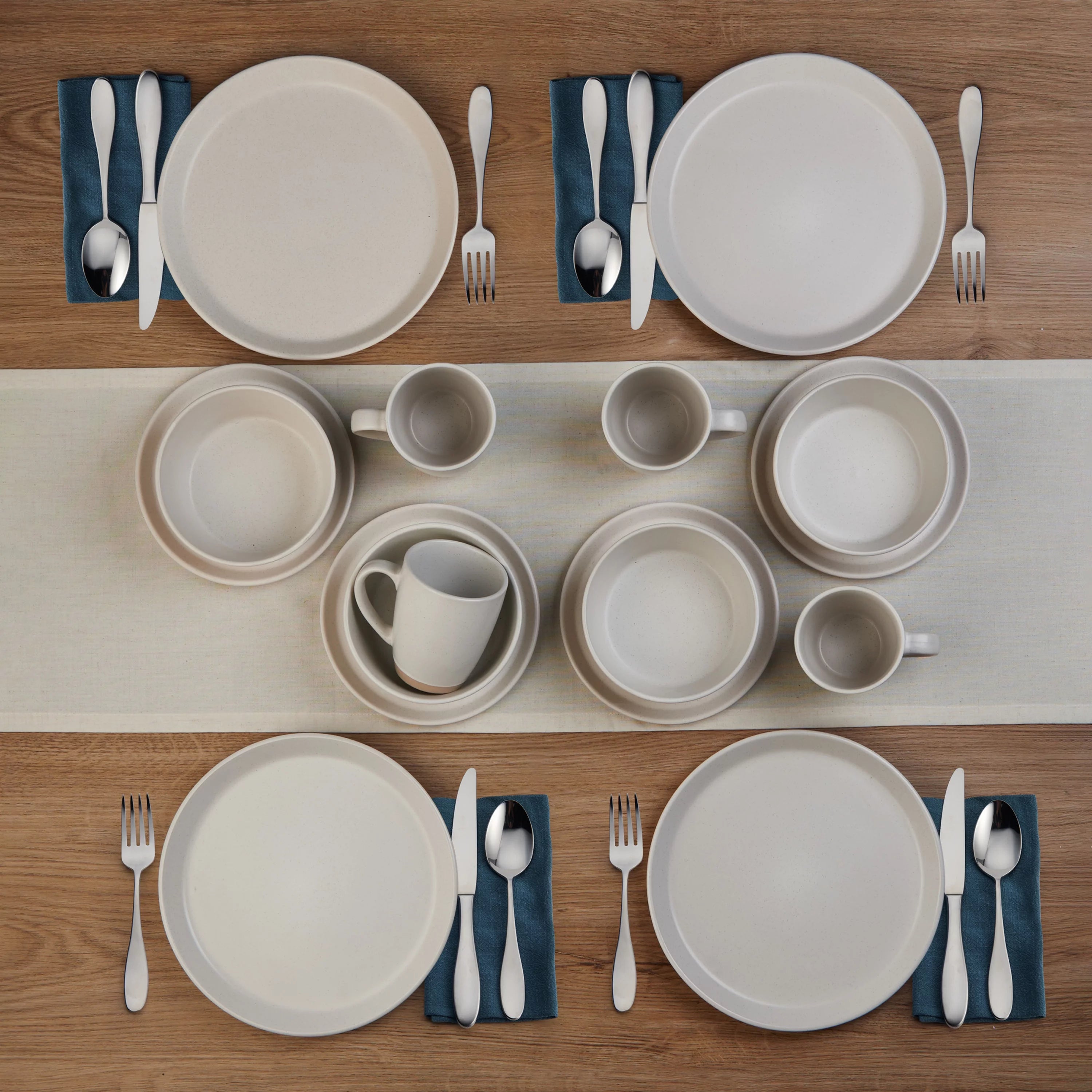 Pfaltzgraff Hudson Cream Stoneware 16-Piece Dinnerware Set W4766