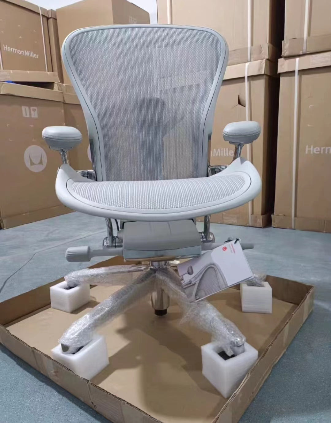 Ergonomic office chair with adjustable lumbar support k7m