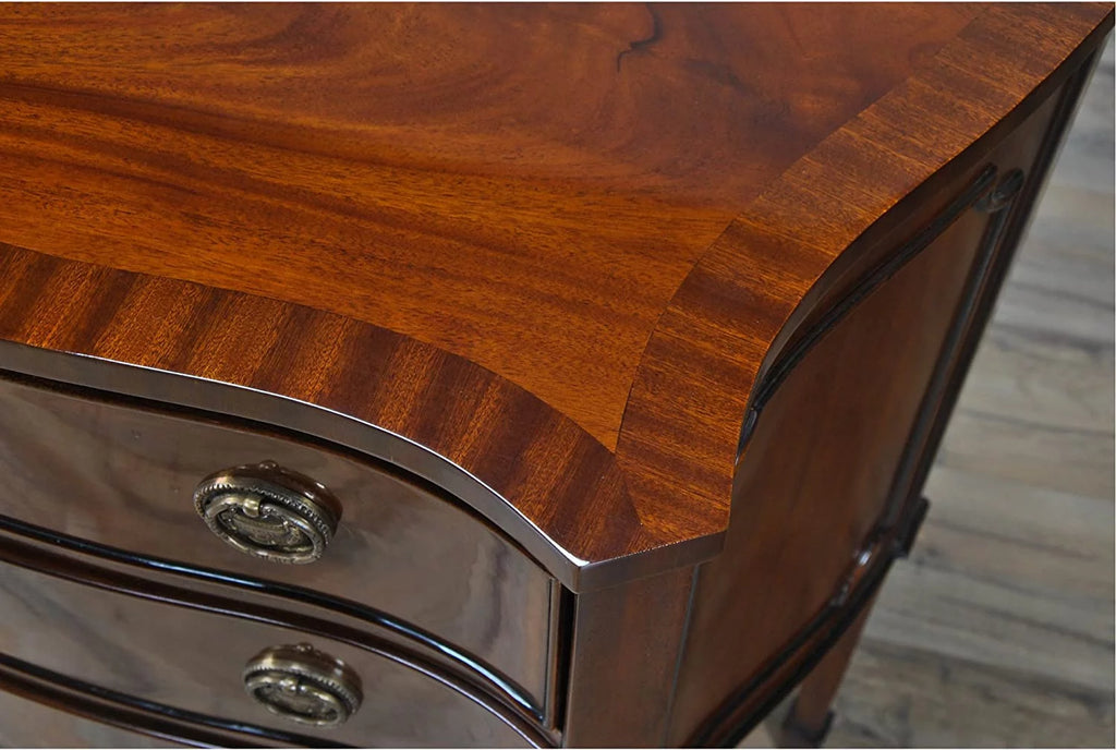 Mahogany Hepplewhite Chest D560441