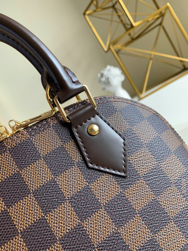 Alma BB handbag k7q