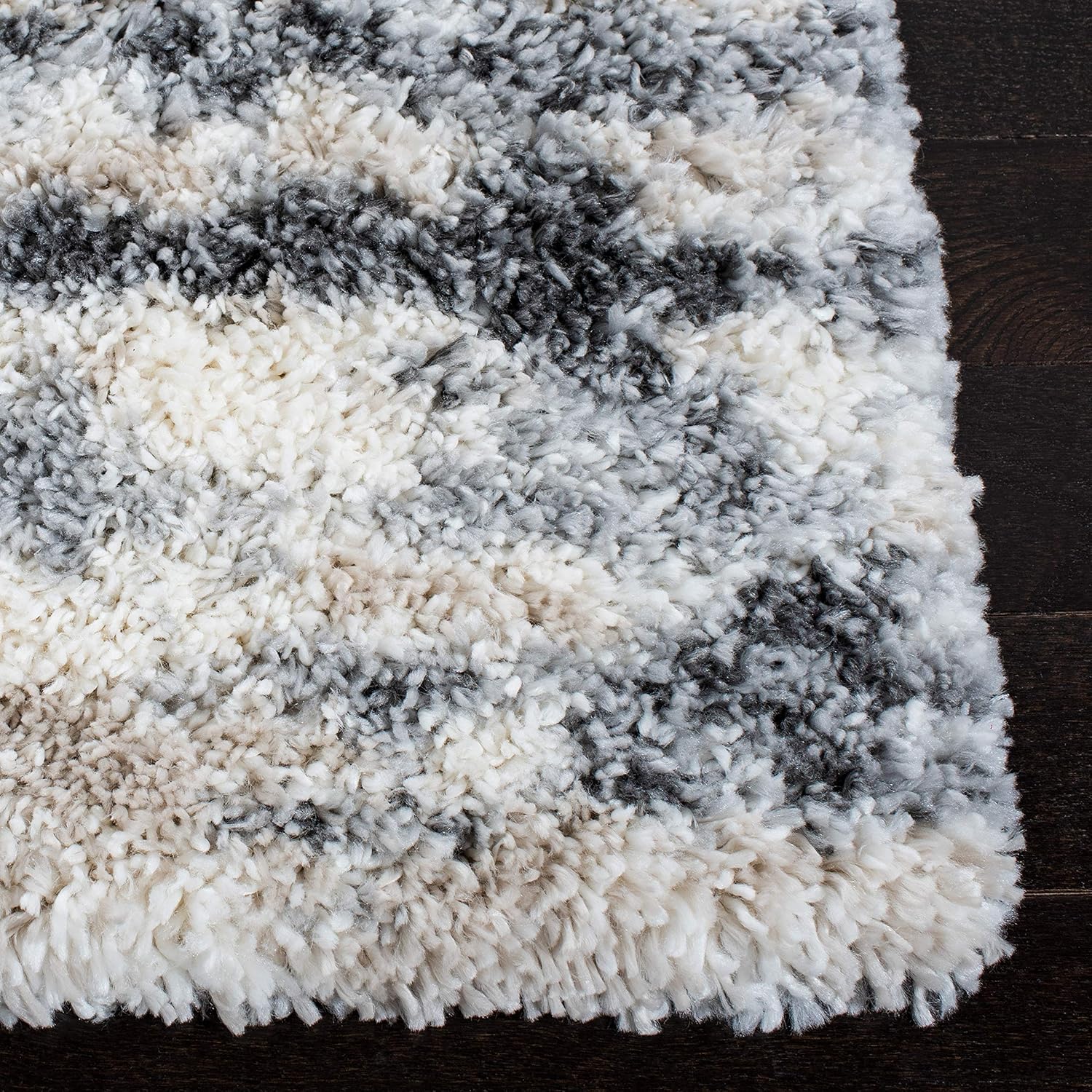 SAFAVIEH Fontana Shag Area Rug - 8' x 10', Grey & Ivory M6282