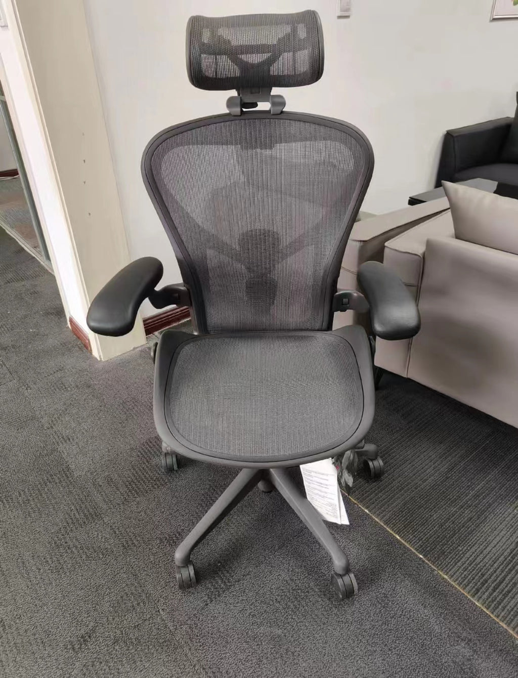 Ergonomic office chair with adjustable lumbar support k7m