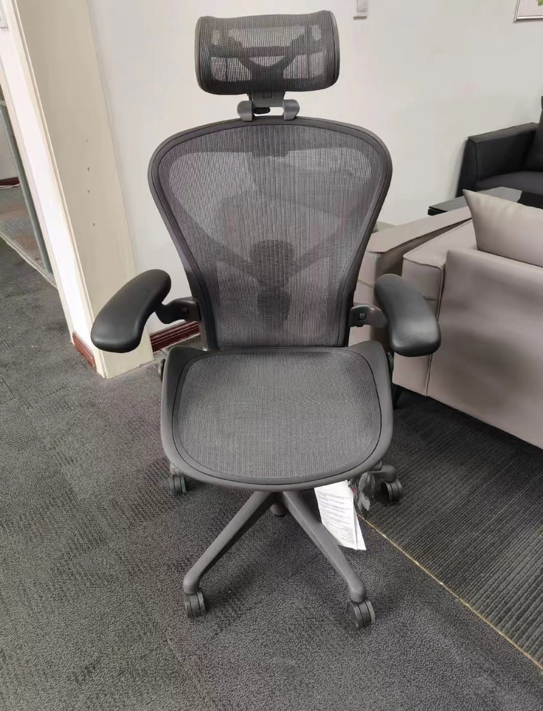 Ergonomic office chair with adjustable lumbar support k7m