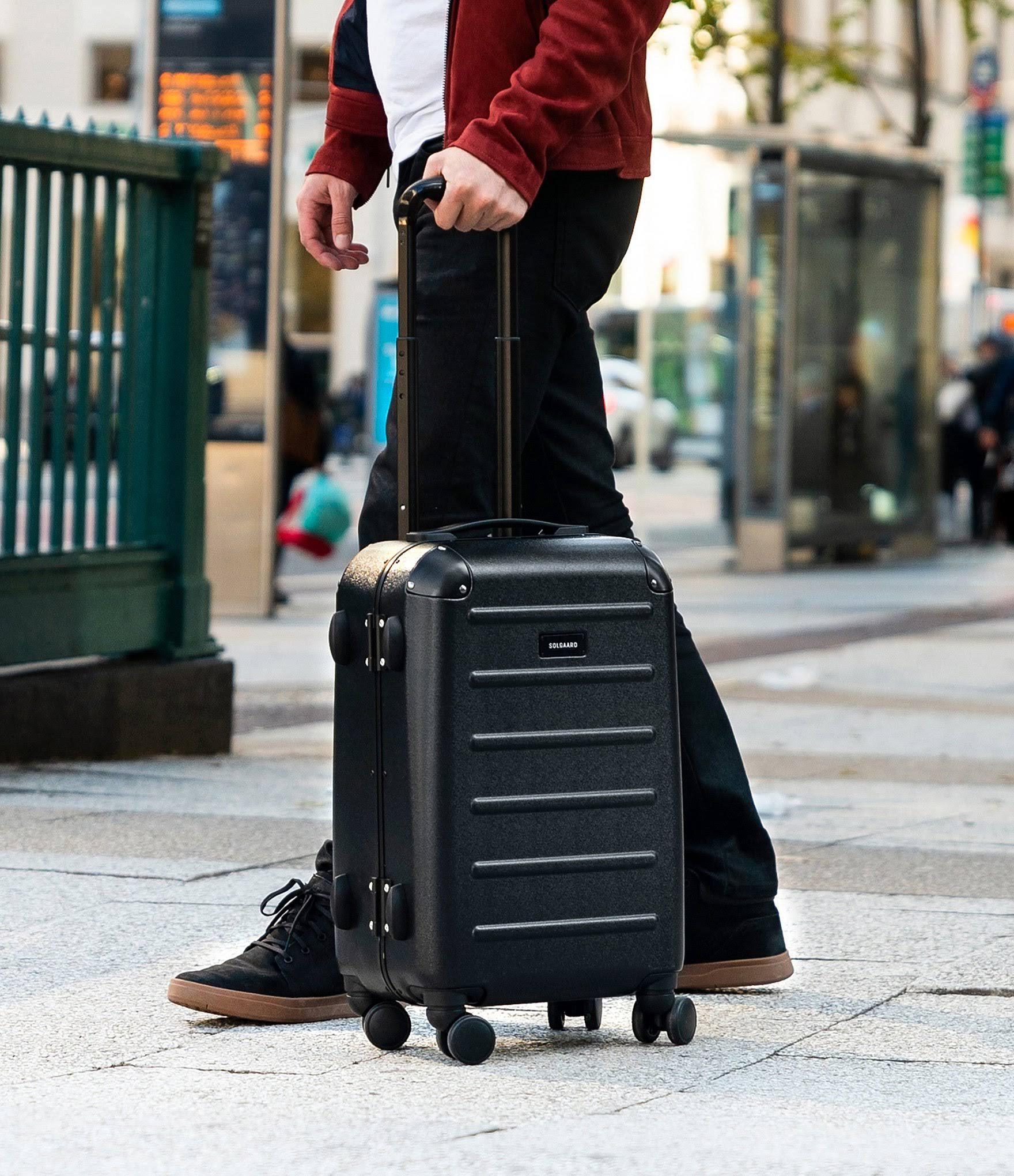 Carry-On Spinner Suitcase Blue k7