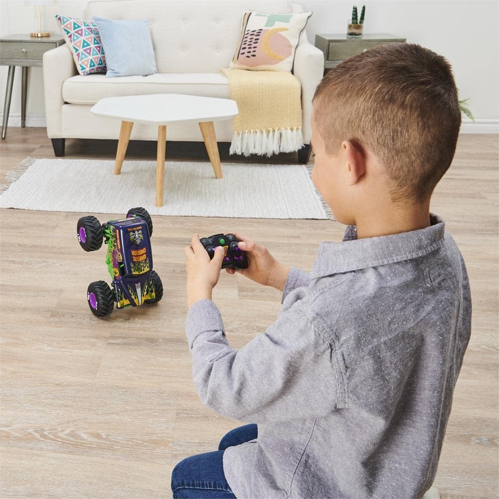 Spin Master Monster Jam Grave Digger Freestyle Force Remote Control Monster Truck S6055
