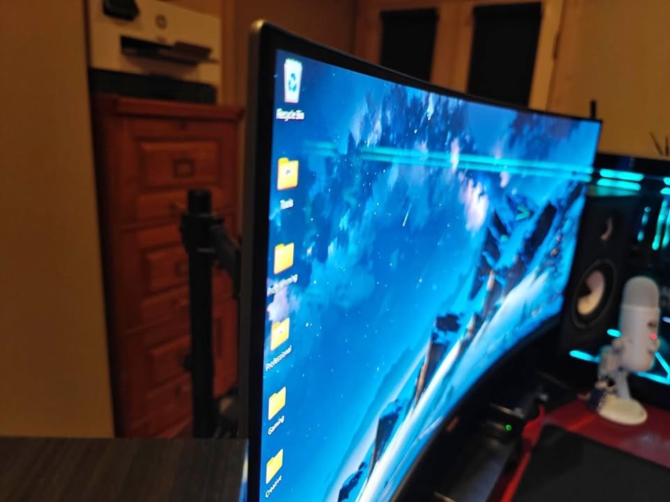 34 Curved OLED Gaming Monitor k7p