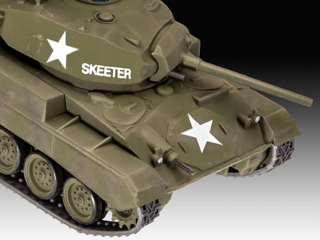 Plastic Model Kit M24 Chaffee Unpainted k7