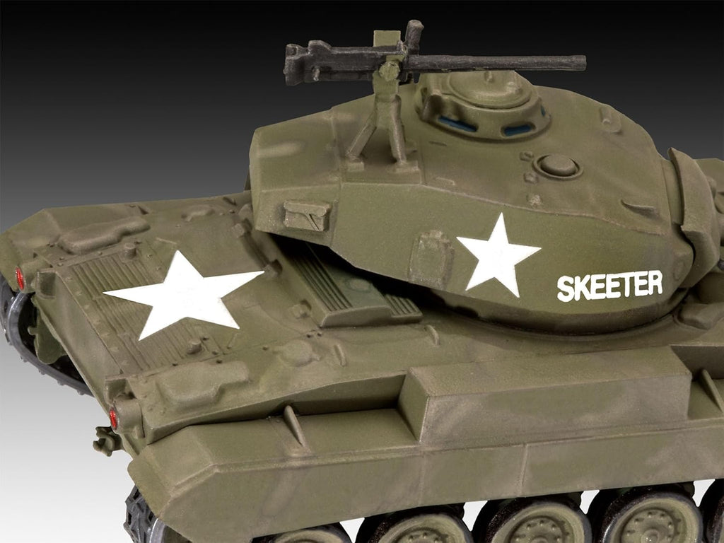 Plastic Model Kit M24 Chaffee Unpainted k7