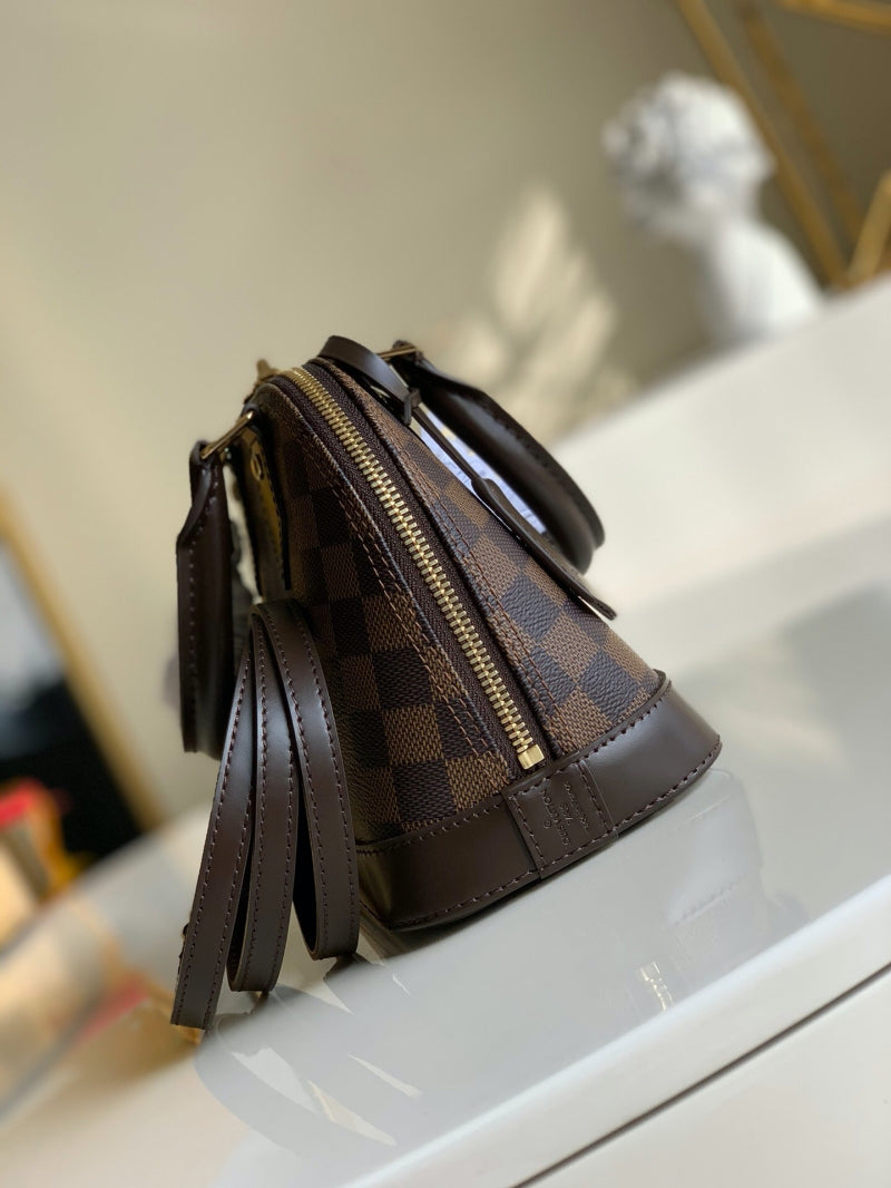 Alma BB handbag k7q
