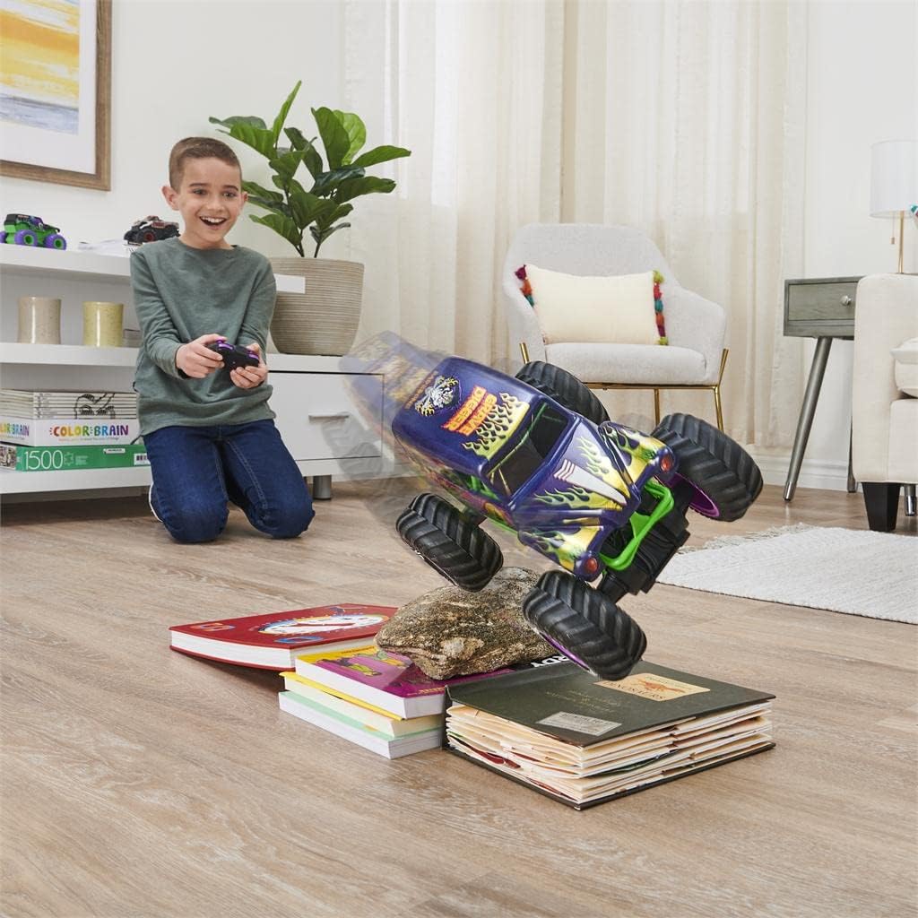 Spin Master Monster Jam Grave Digger Freestyle Force Remote Control Monster Truck S6055