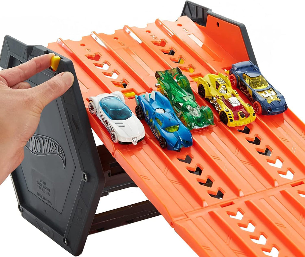 DieCast Toy Cars and Trucks Raceway Trackset with 2 Stickers k7