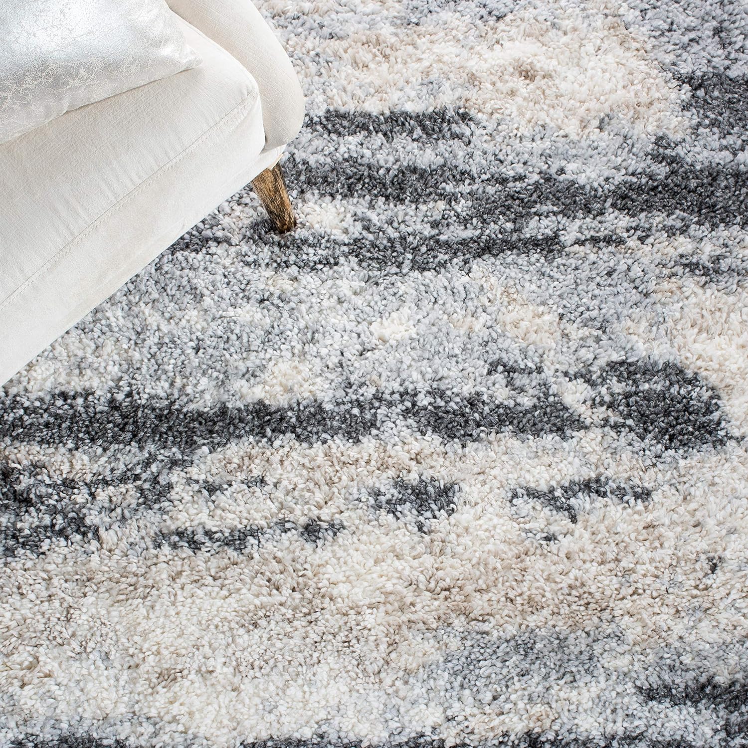 SAFAVIEH Fontana Shag Area Rug - 8' x 10', Grey & Ivory M6282