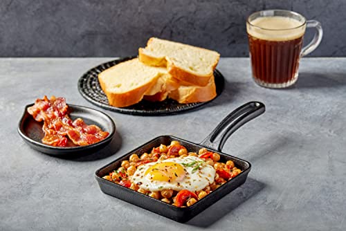 Mirro 4.5" Cast Iron Mini Skillet with Drip-Spouts, Pre-seasoned, Oven Safe W296