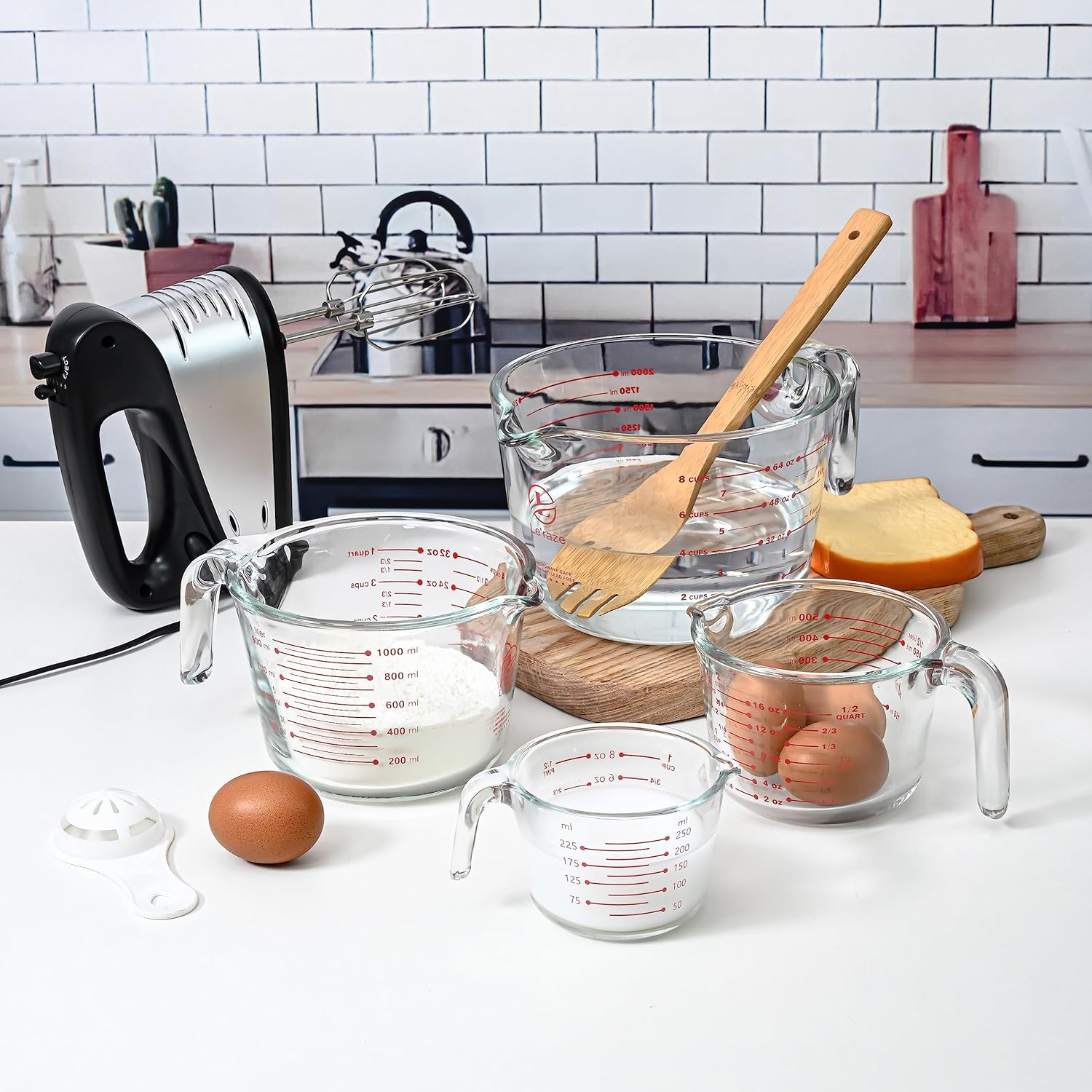 Set of 4 Glass Measuring Cups with Lids for Kitchen Baking B9286